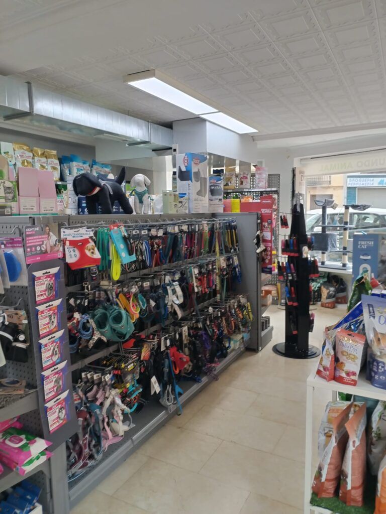 Accesorios para perros y gatos en Mundo Animal Plaza España en Onda