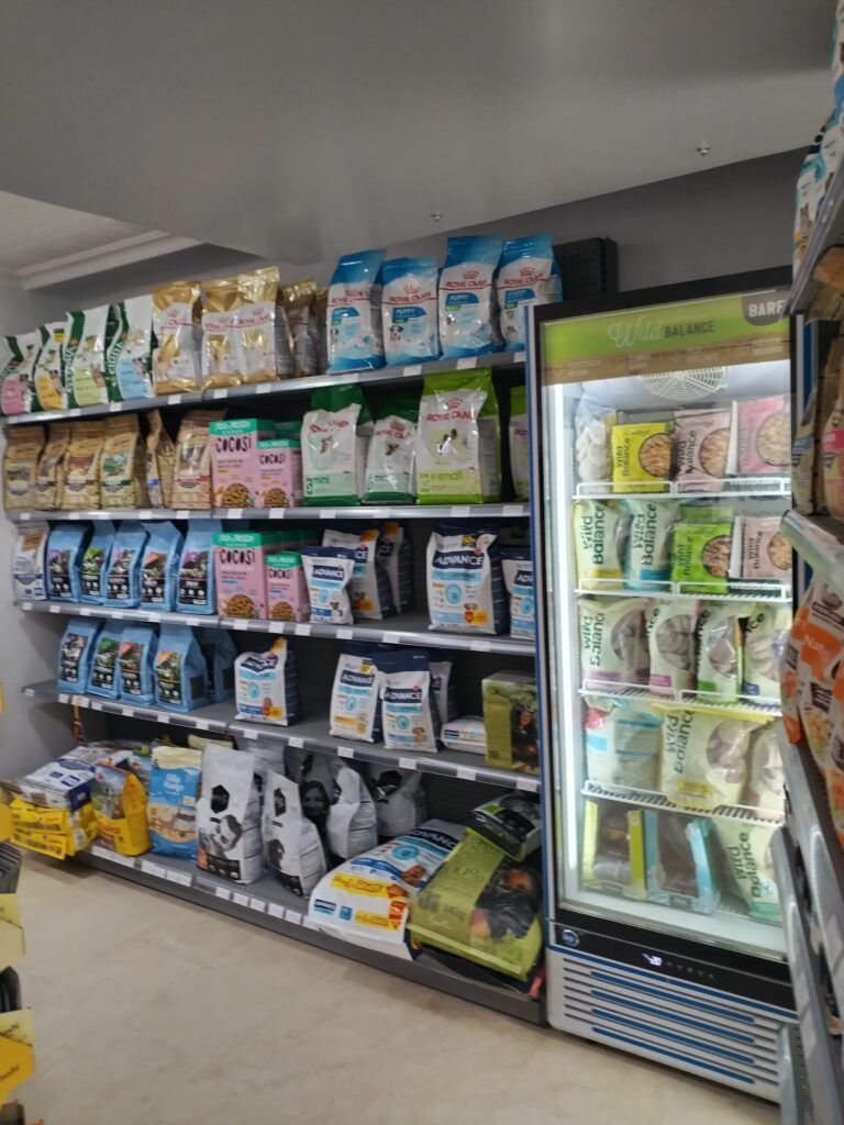 Alimentación para perros y gatos en Mundo Animal Plaza España en Onda